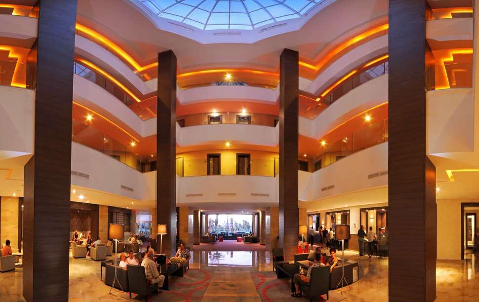 Een foto van het interieur van Hotel Rosa Beach Thalasso & Spa