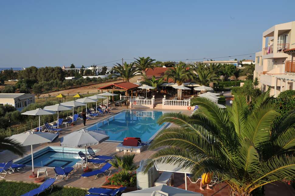 Een foto van het zwembad bij Hotel Cretan Garden