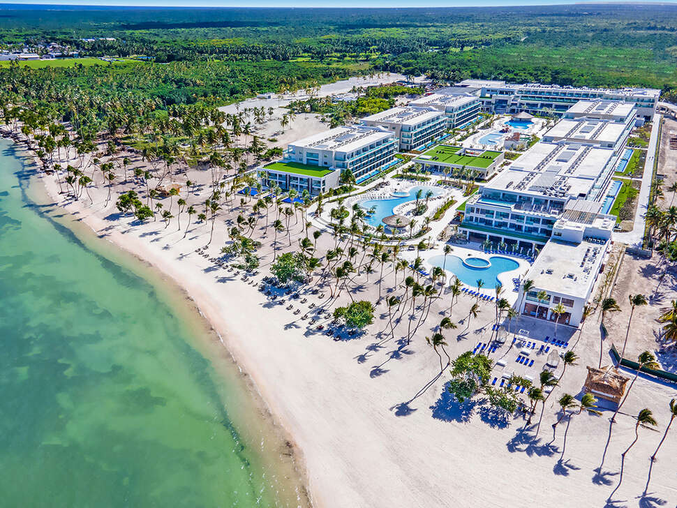 Een foto van de buitenkant van Serenade Punta Cana