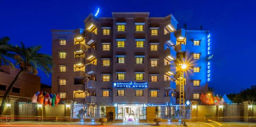 Een foto van de buitenkant van Hotel Ayoub