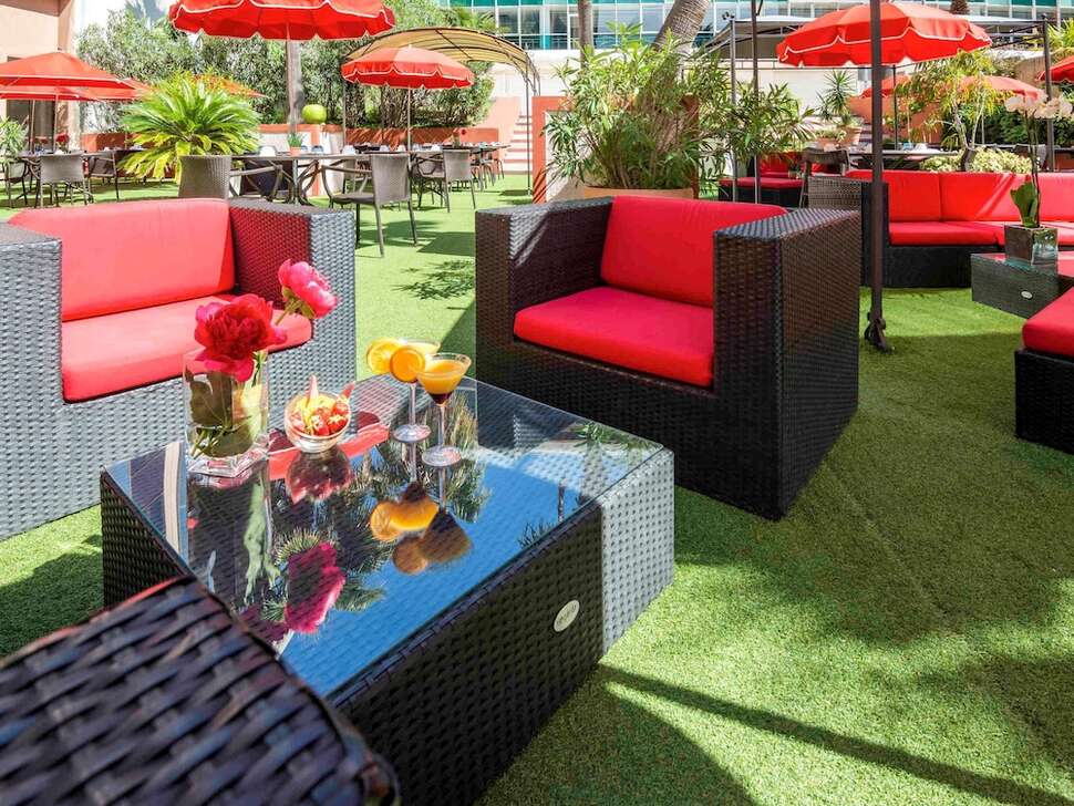 Een foto van het terras bij Novotel Nice Centre Vieux Nice