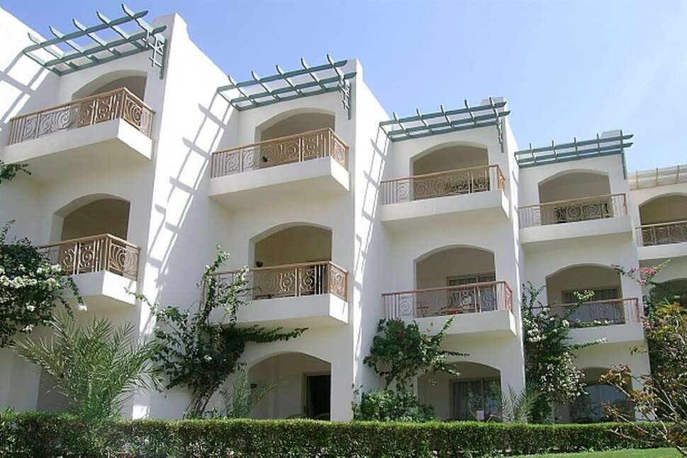 Een foto van de buitenkant van Royal Brayka Resort