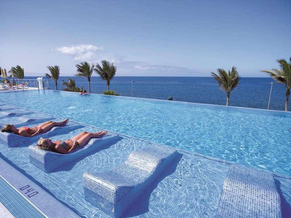 Een foto van het zwembad bij Riu Gran Canaria