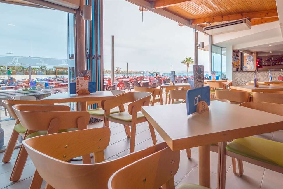 Ein Foto von den Einrichtungen im Hotel Golden Donaire Beach