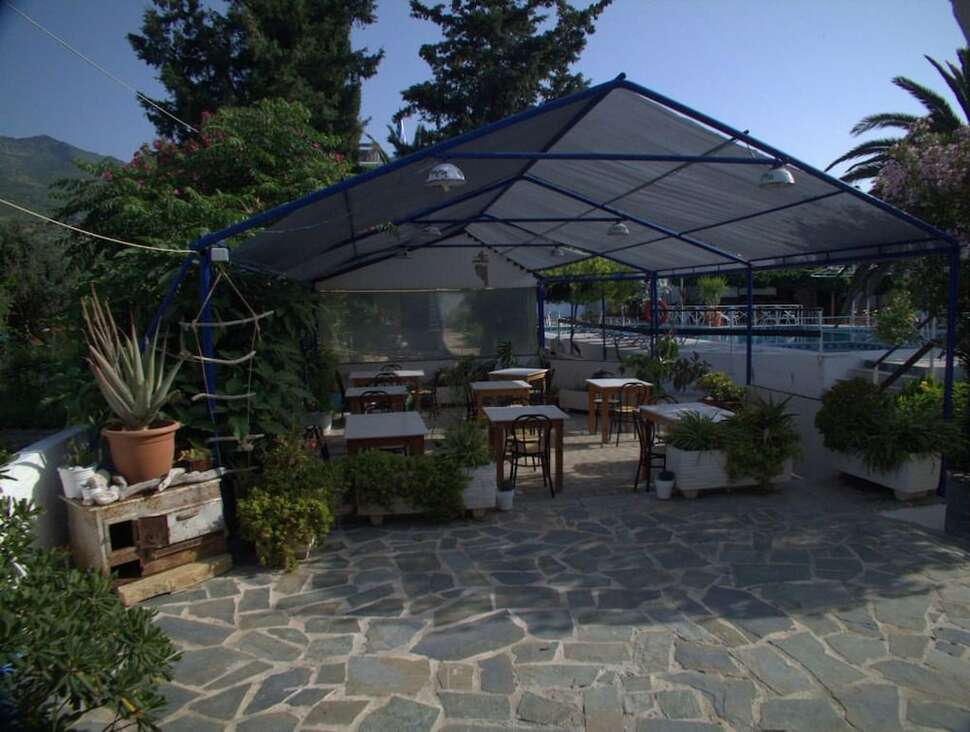 Ein Foto von der Außenansicht des Hotel Sofia