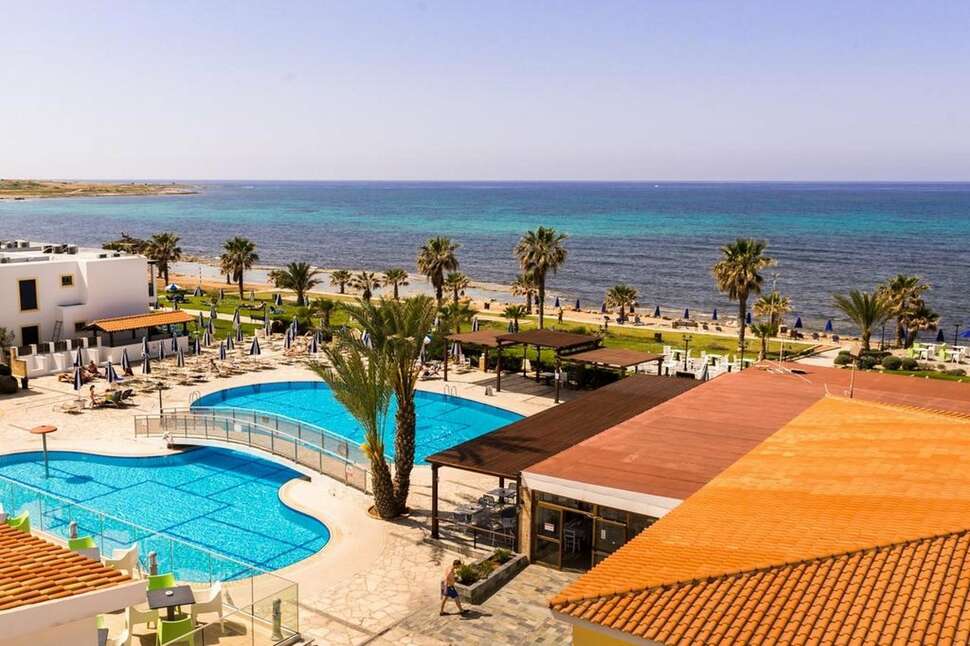 Een foto van het zwembad bij Kefalos Beach Tourist Village