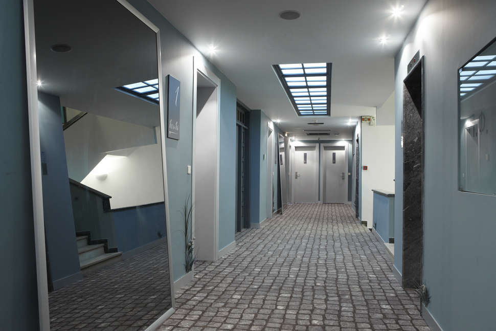 Een foto van het interieur van City Hotel Thessaloniki