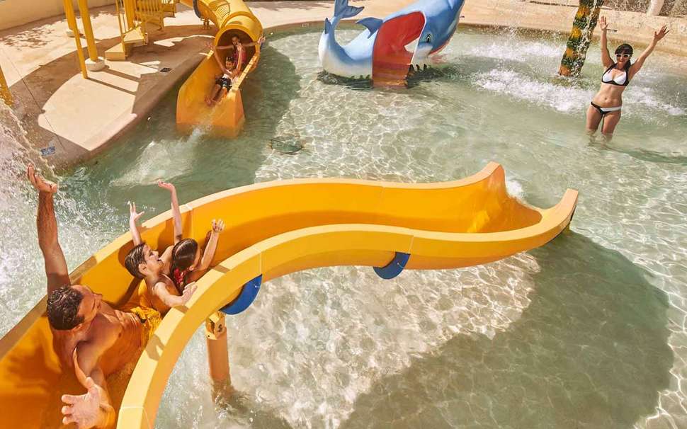 Een foto van het zwembad bij Park Royal Cancun All Inclusive