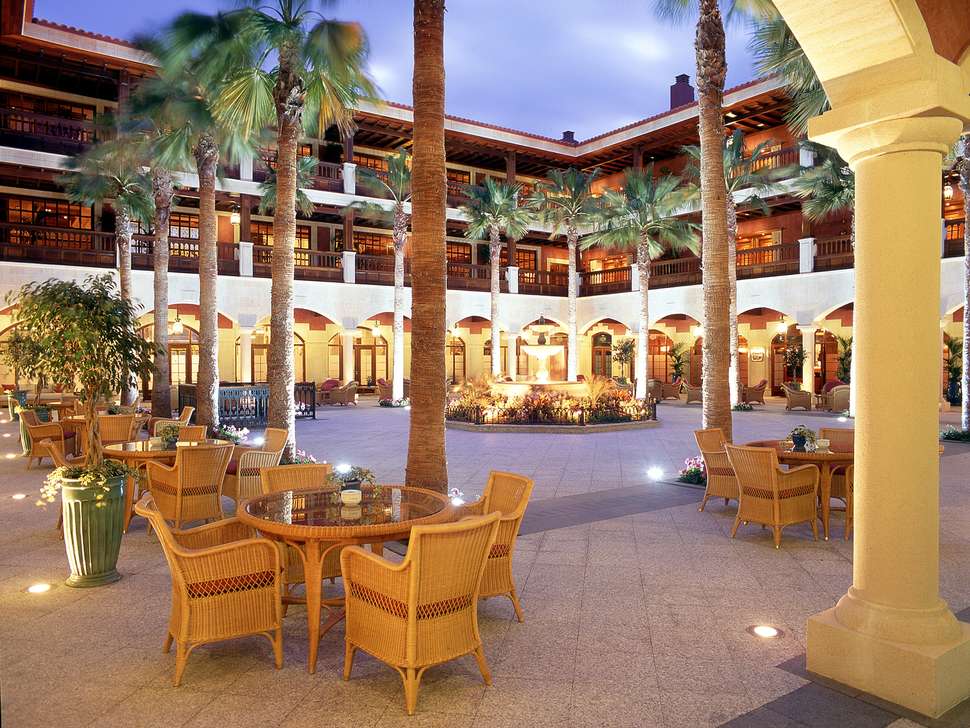 Een foto van de buitenkant van Elba Palace Golf Boutique Hotel