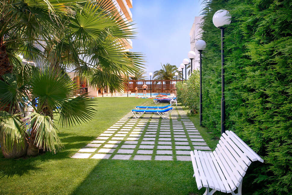 Een foto van het terras bij Hotel Sorrabona