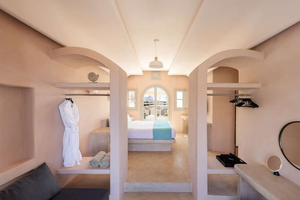 Een foto van Danae Suites Santorini