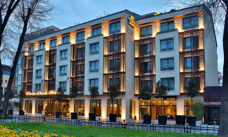 Ein Foto von der Außenansicht des Dosso Dossi Hotels Downtown