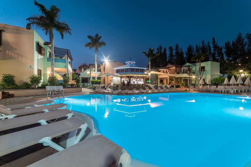 Een foto van het zwembad bij Club Vista Serena