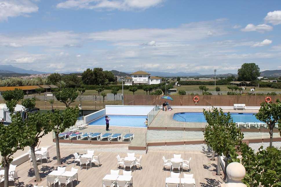 Een foto van het zwembad bij Camping Resort Els Pins
