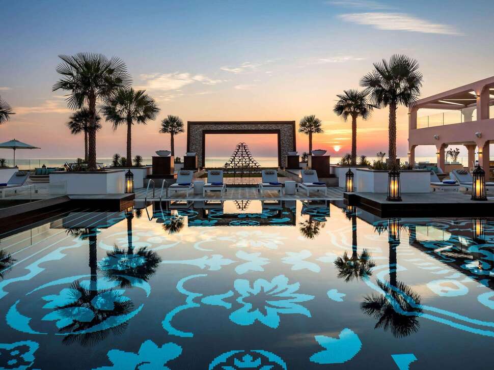 Een foto van het zwembad bij Fairmont Fujairah Beach Resort