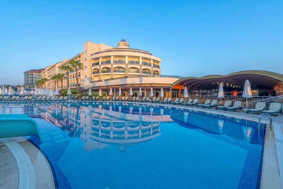 Een foto van het zwembad bij Port River Hotel & Spa