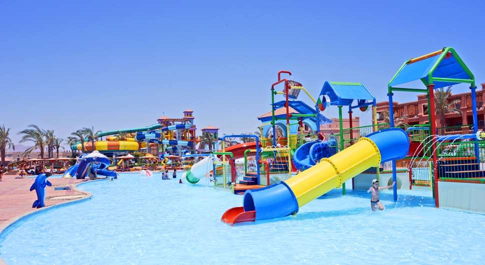 Een foto van het zwembad bij Charmillion Club Aquapark
