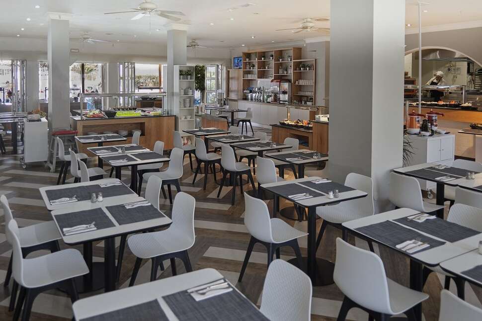 Een foto van de faciliteiten bij Coral Hotel Compostela Beach Golf Club