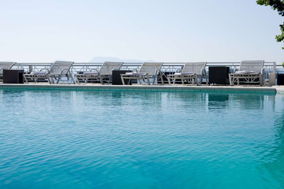 Ein Foto vom Pool im Red Tower Hotel