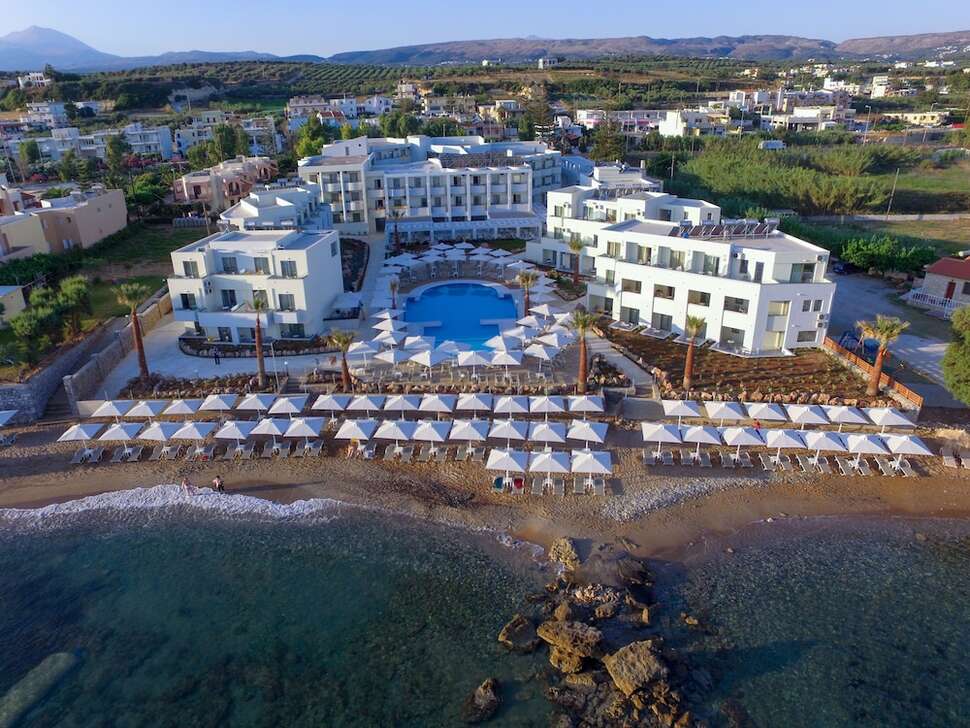 Een foto van de buitenkant van Harmony Rethymno Beach Hotel