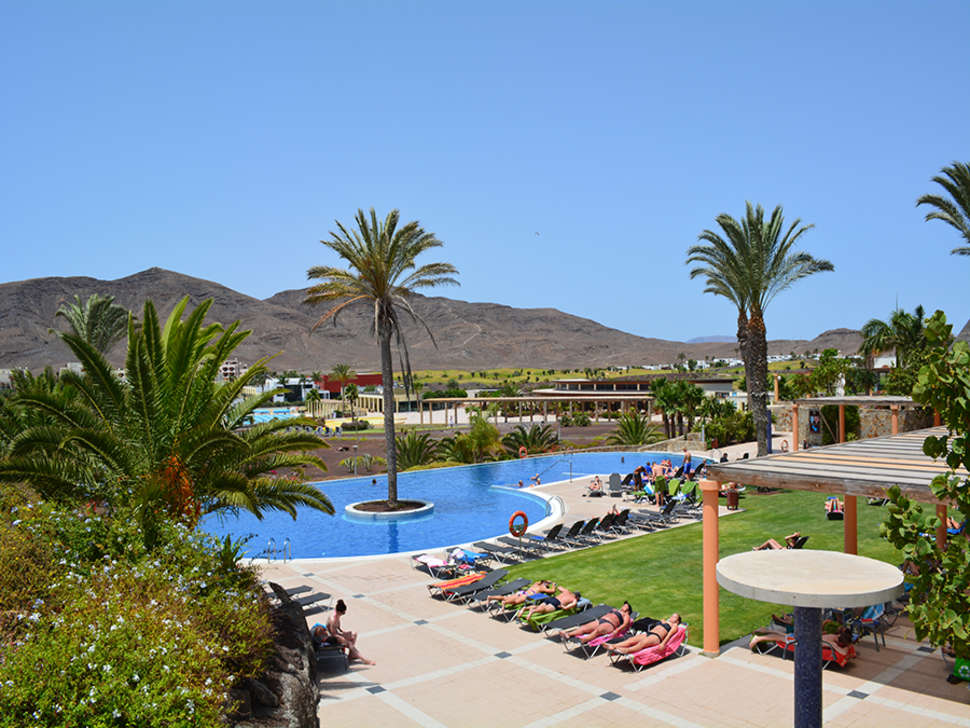 Een foto van een overzicht van Playitas Hotel