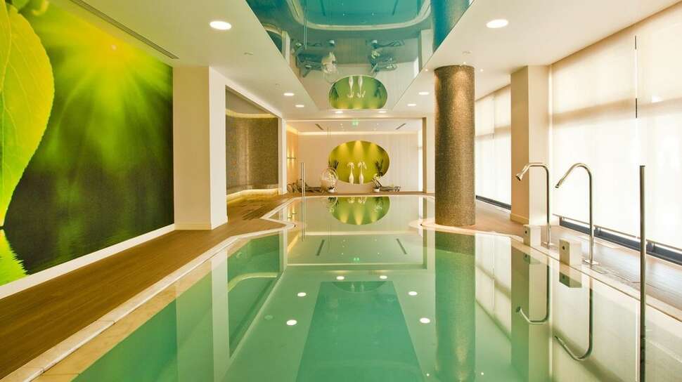 Een foto van het zwembad bij Kipriotis Maris Suites