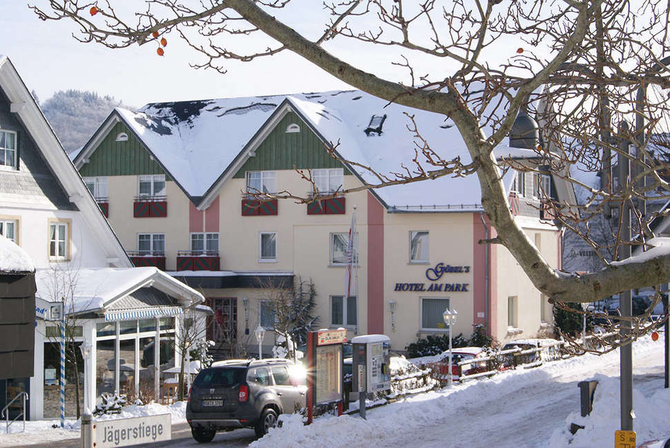 Een foto van de buitenkant van Göbel's Hotel am Park