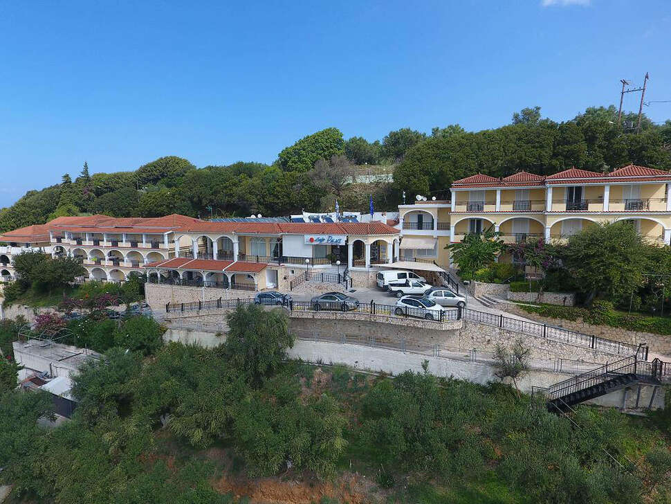 Een foto van de buitenkant van Zante Palace