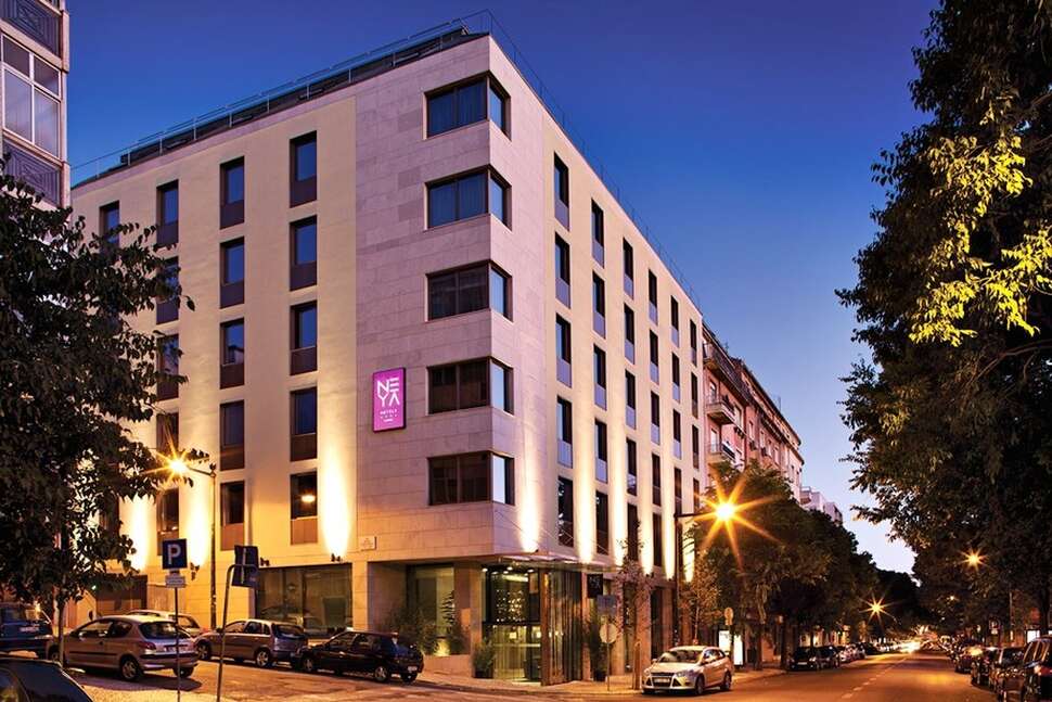 Een foto van de buitenkant van Neya Lisboa Hotel