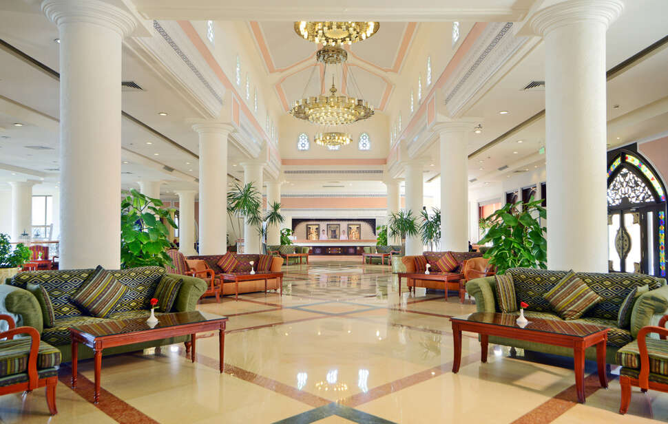 Een foto van het interieur van Charmillion Club Resort
