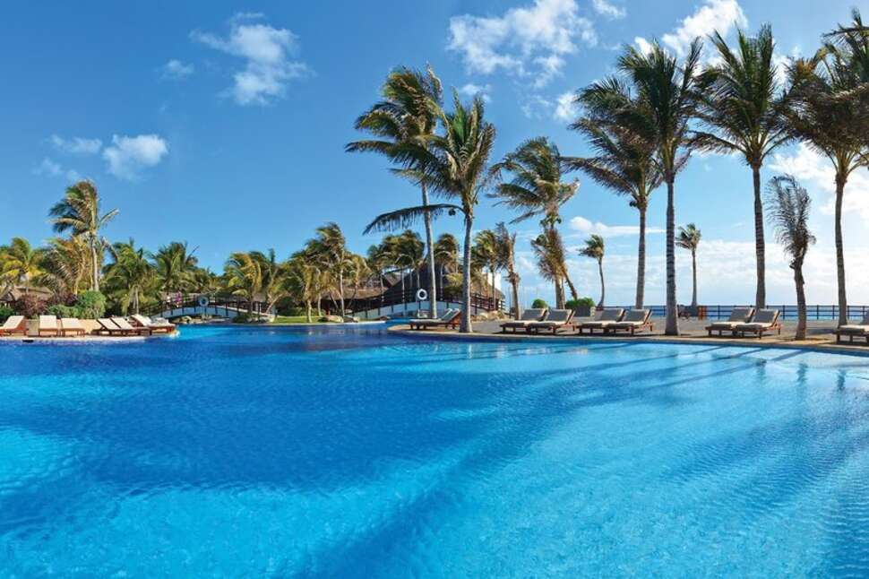 Een foto van het zwembad bij Grand Oasis Cancun