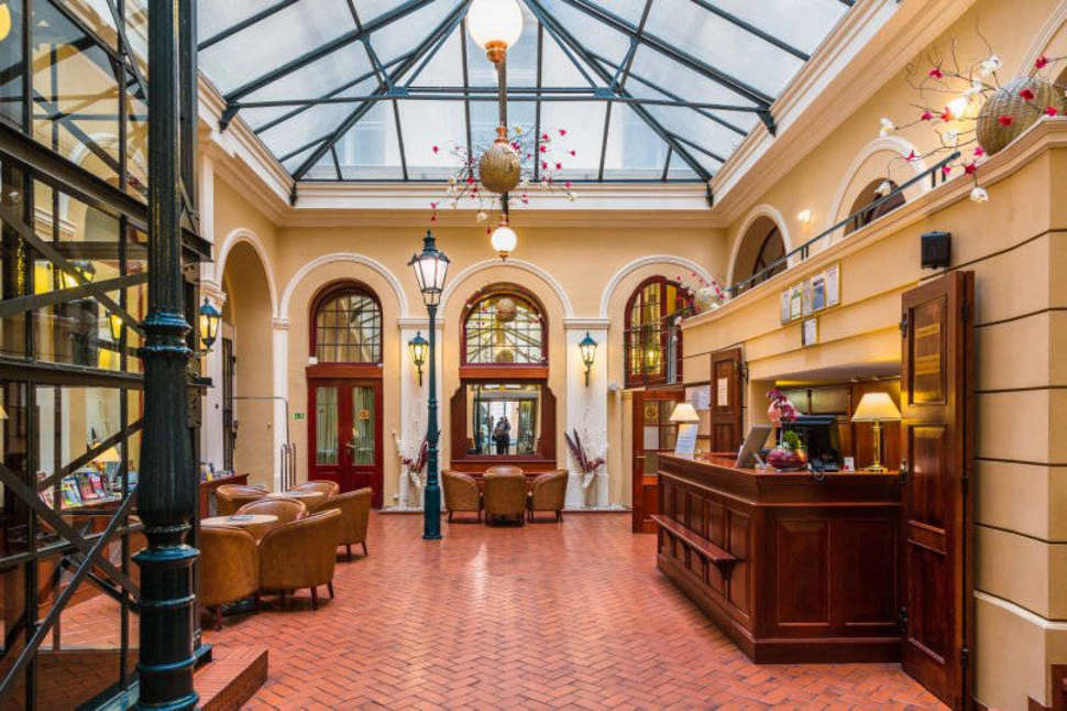 Een foto van het interieur van Hotel Rott