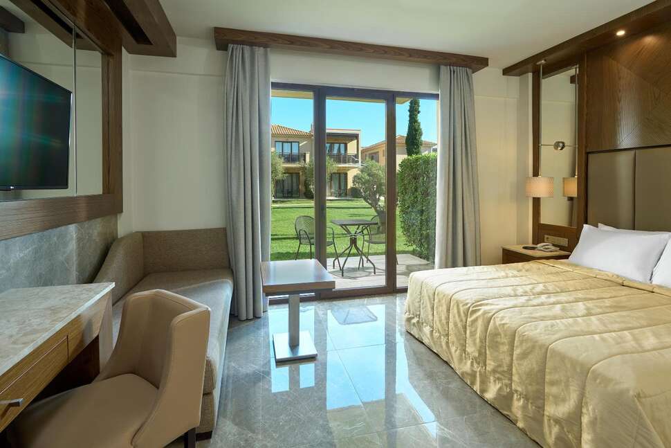 Ein Foto Mediterranean Village Hotel & Spa