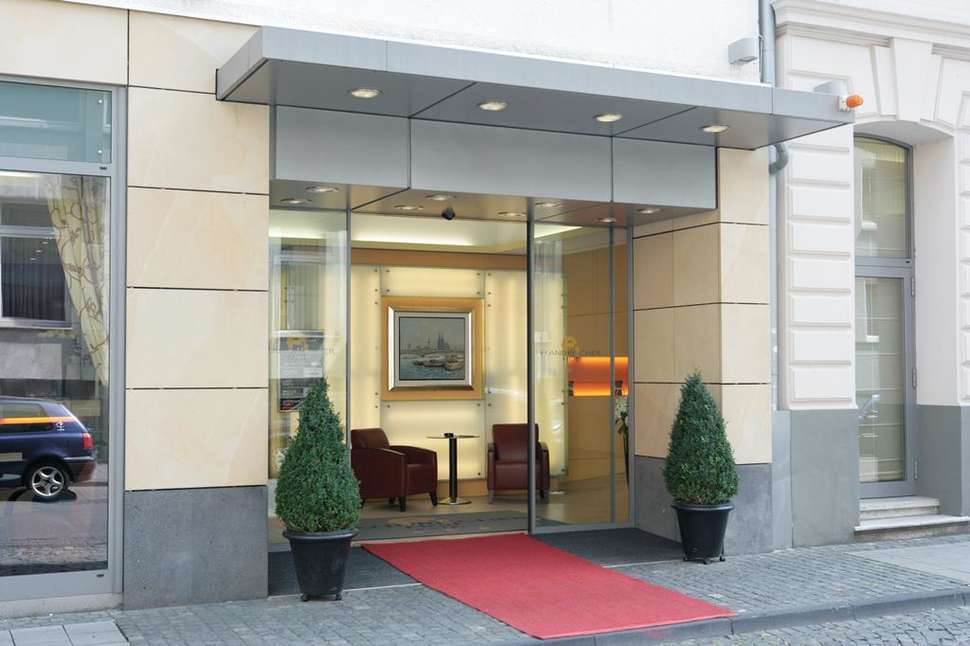 Een foto van de buitenkant van Flandrischer Hof Hotel