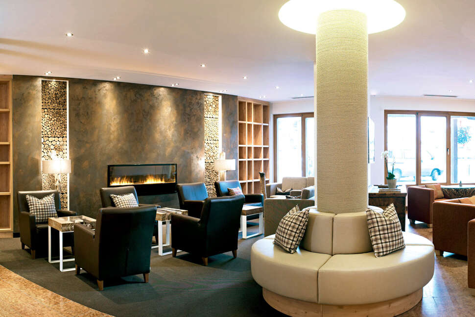 Een foto van het interieur van Das Alpenhaus Kaprun