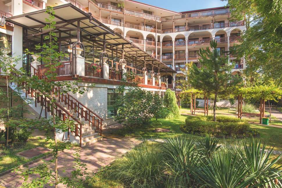 Een foto van Estreya Palace & Residence