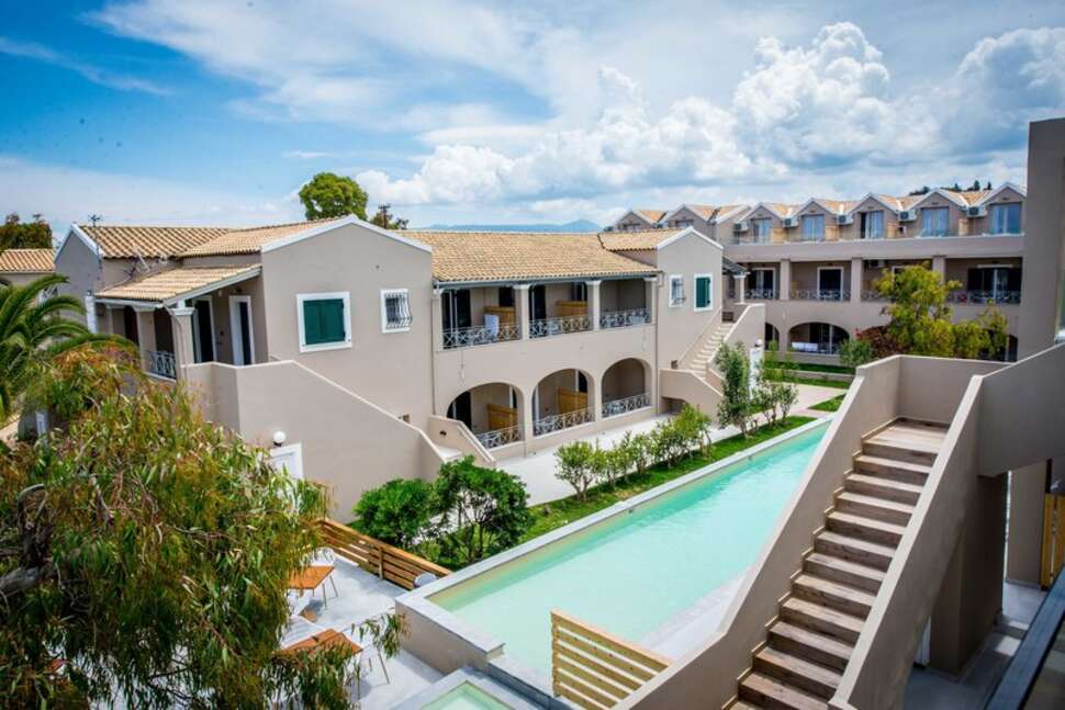 Een foto van het zwembad bij Amour Holiday Resort
