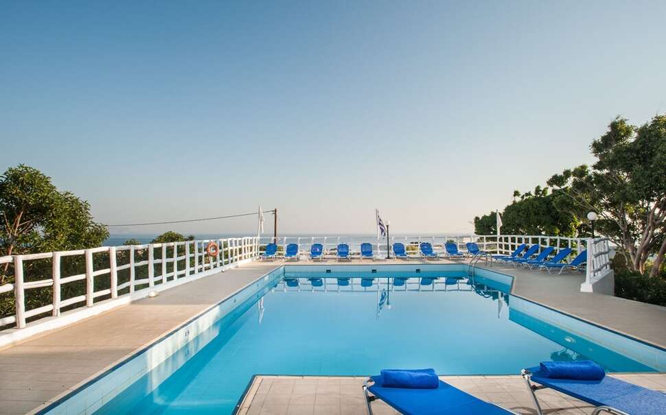 Ein Foto vom Pool im Panorama Seaview Apartments
