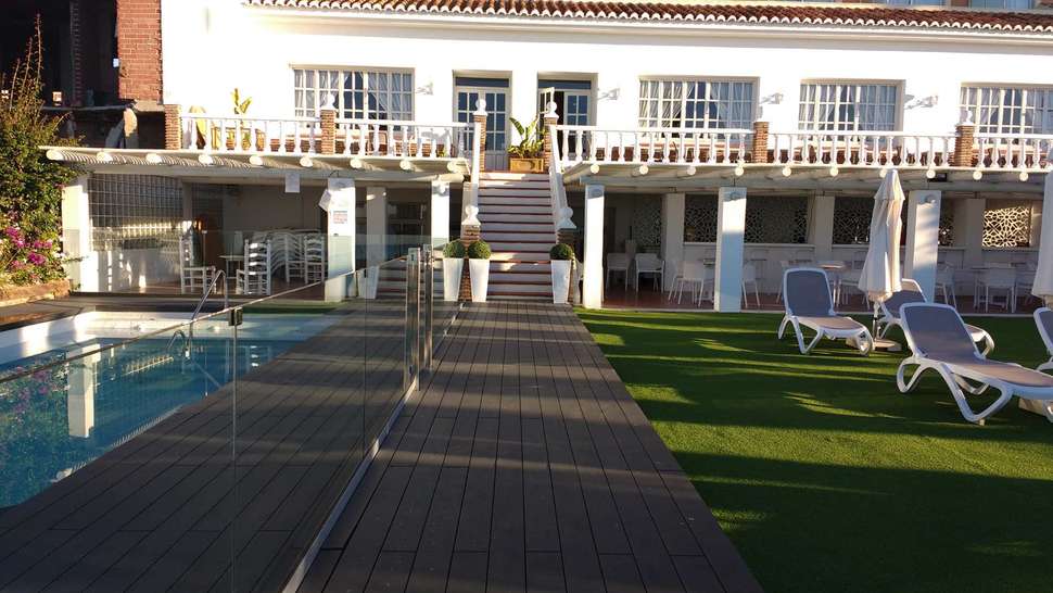 Ein Foto von der Außenansicht des Hotel Santa Rosa