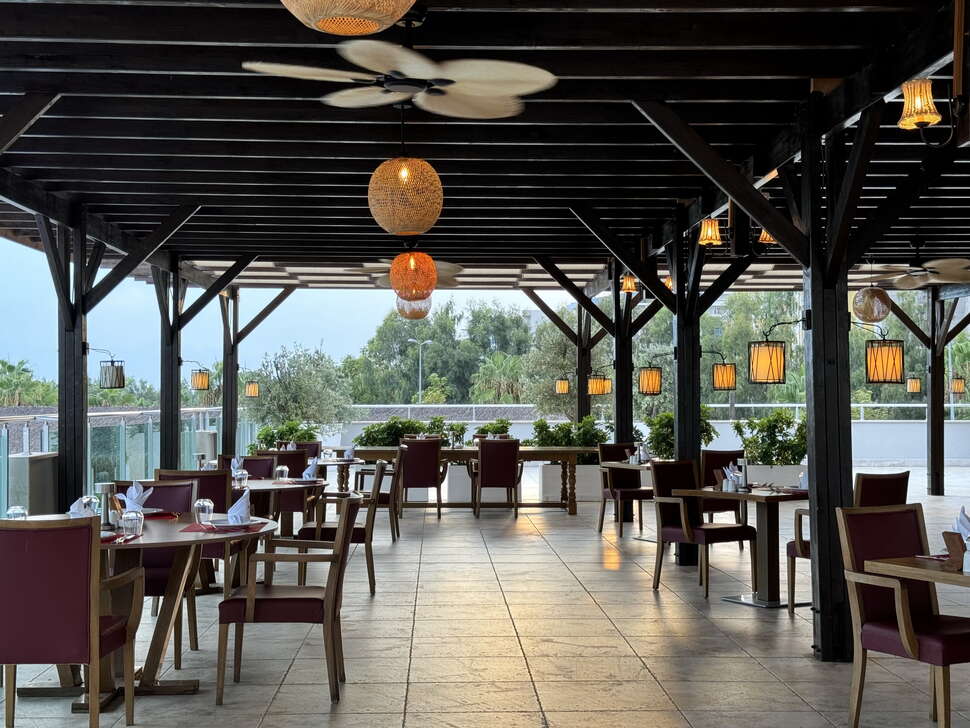 Een foto van het terras bij Aska Lara Resort & Spa