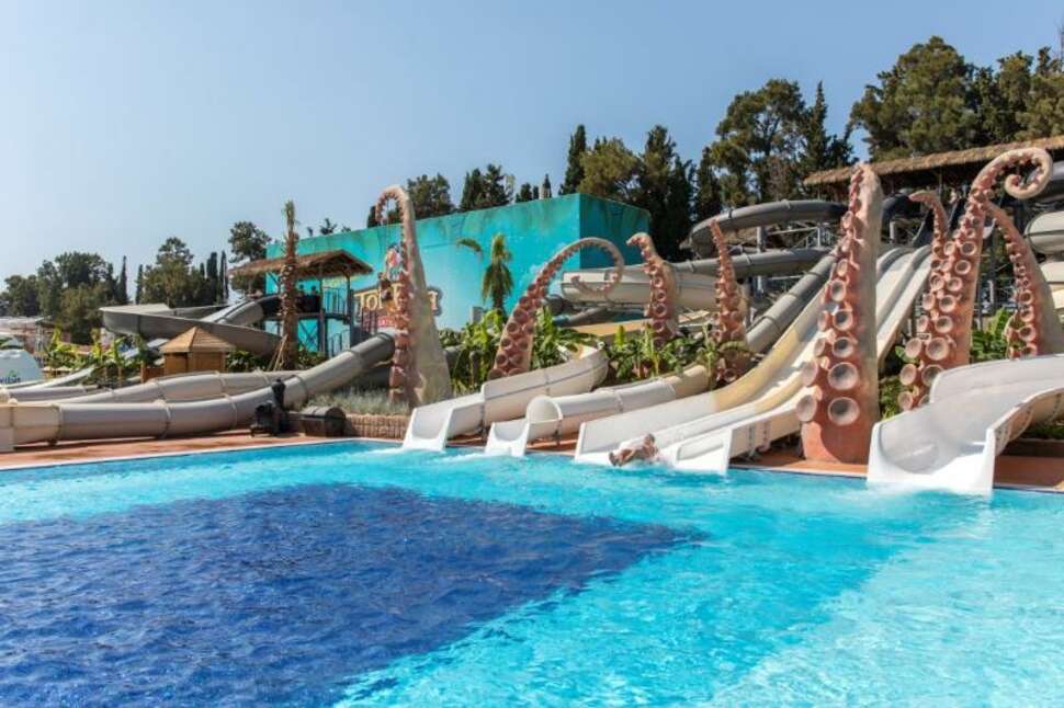 Een foto van het zwembad bij Atlantique Holiday Club