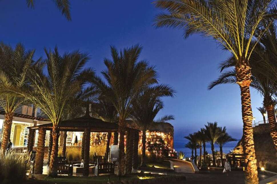 Een foto van de buitenkant van Reef Oasis Blue Bay Resort & Spa