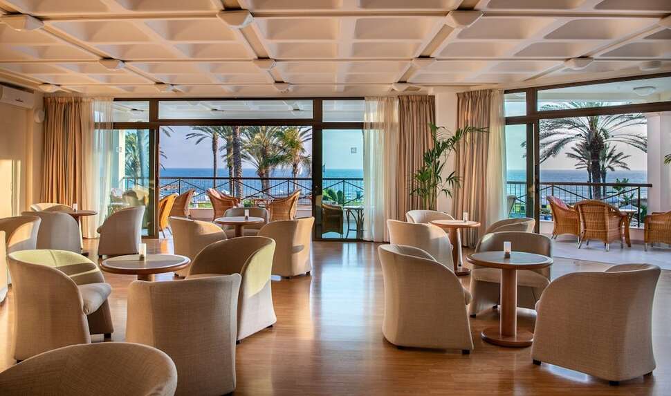 Een foto van Constantinou Bros Athena Beach Hotel