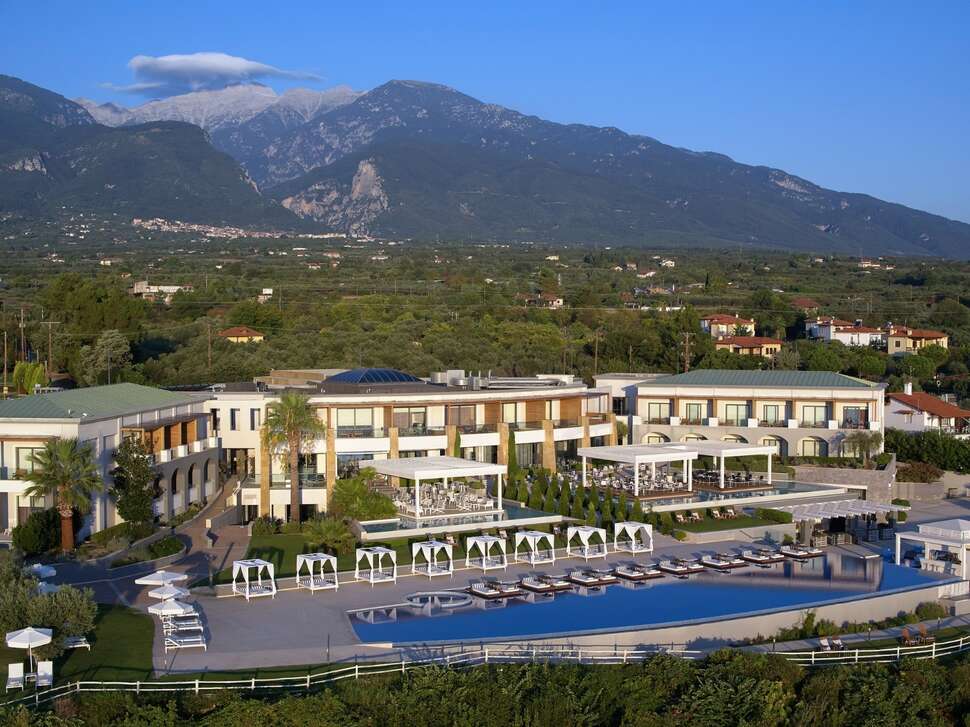 Een foto van het zwembad bij Cavo Olympo Luxury Hotel & Spa