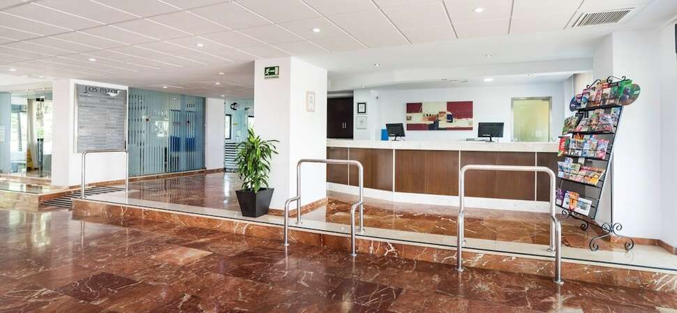 Een foto van het interieur van Globales Los Patos Park