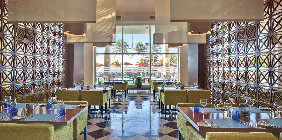 Een foto van de faciliteiten bij The Fives Beach Hotel & Residences