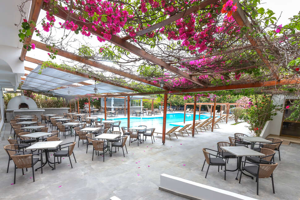 Een foto van het terras bij Belvita Hotel