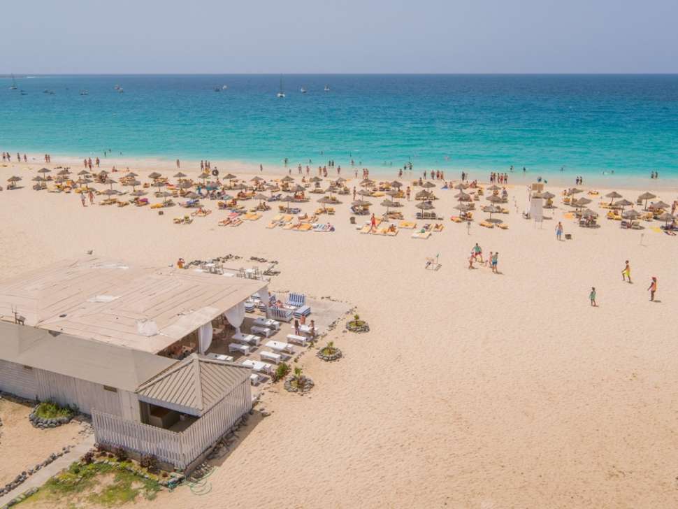 Een foto van het strand bij Oasis Belorizonte Hotel