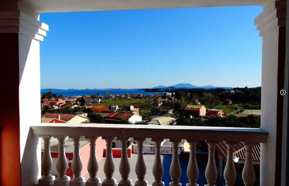 Ein Foto vom Strand beim Paradiso Apartments