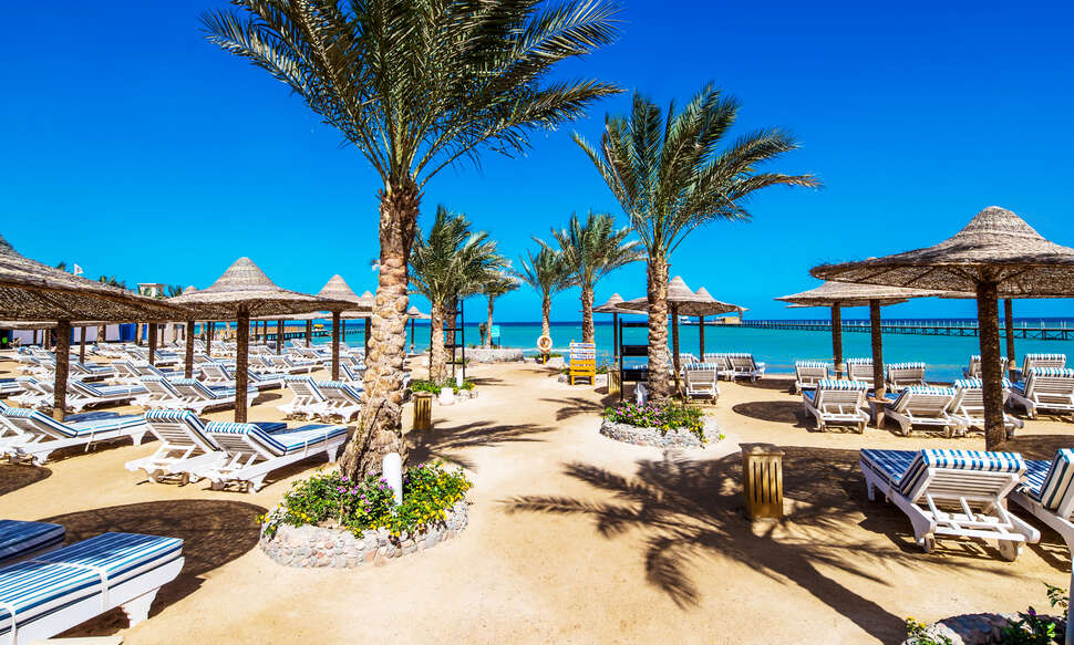 Een foto van het strand bij El Karma Aqua Beach Resort
